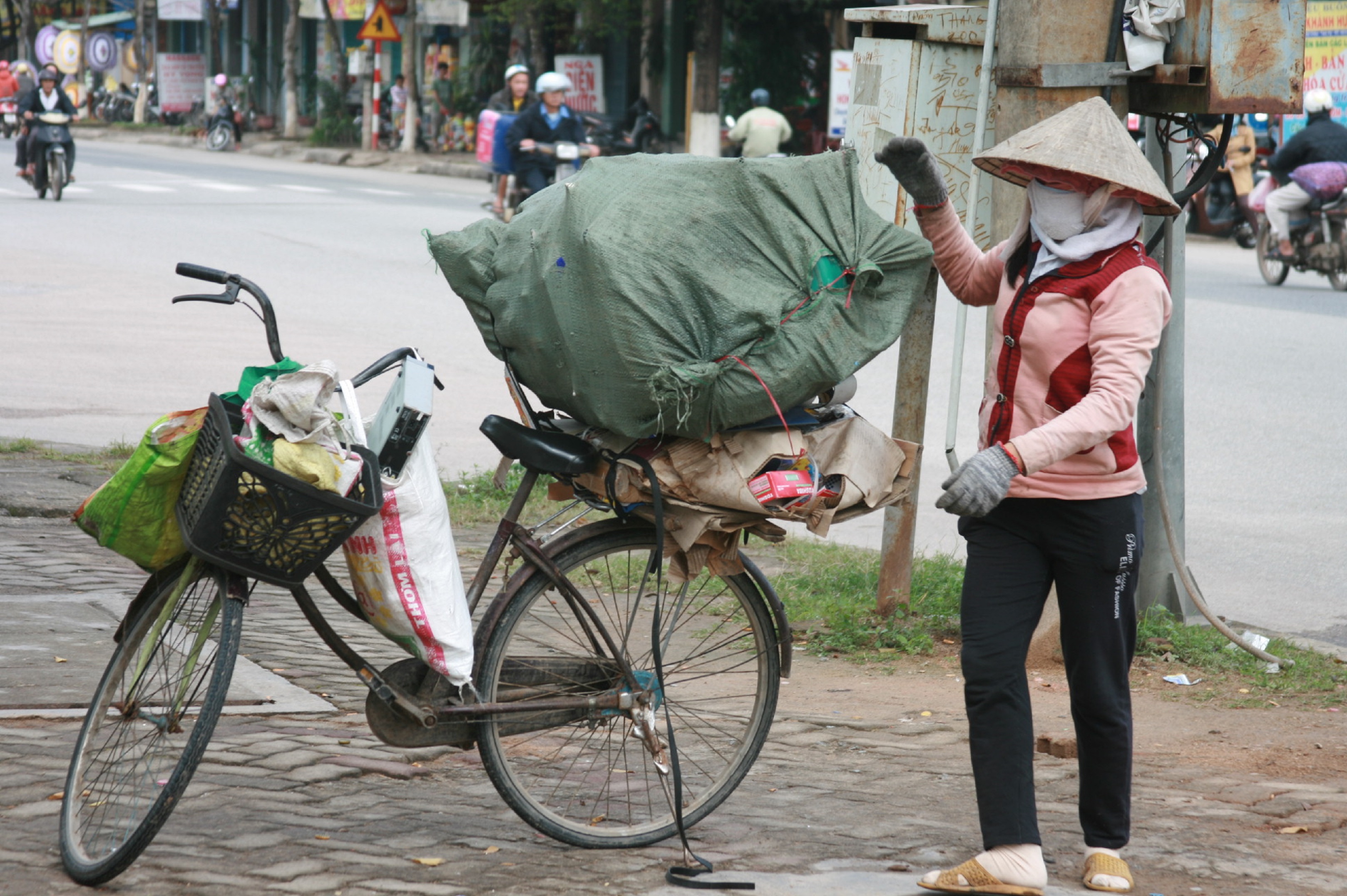 Mưu sinh cuối năm và nỗi lo mùa Tết